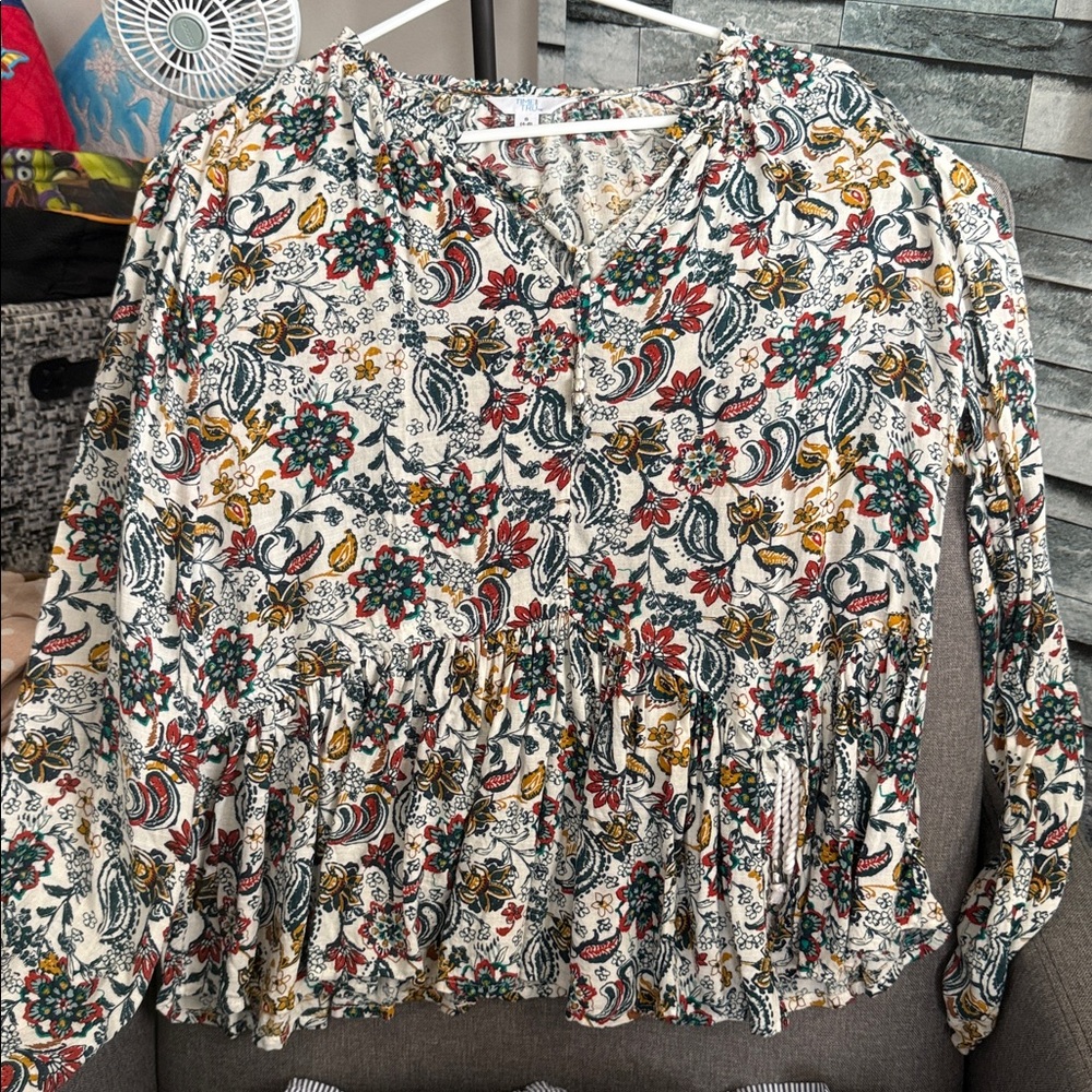 Time & Tru Flows Tunic